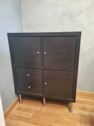 Mueble Kallax Ikea con puertas y cajones