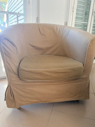 Sillón Butaca Beige con Respaldo Envolvente