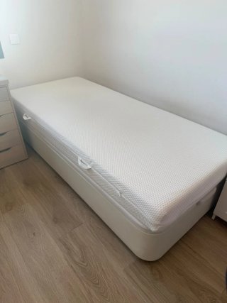 Cama Ikea con colchón