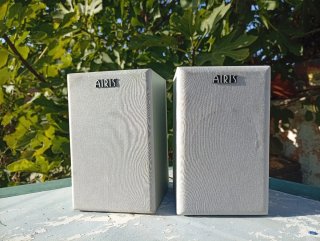 2 Altavoces Airis 8 Ohmios 15W
