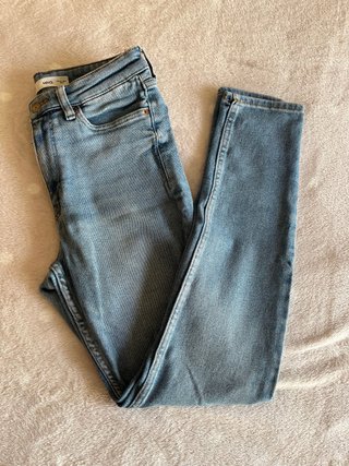 Pantalón Vaquero Mango modelo Soho