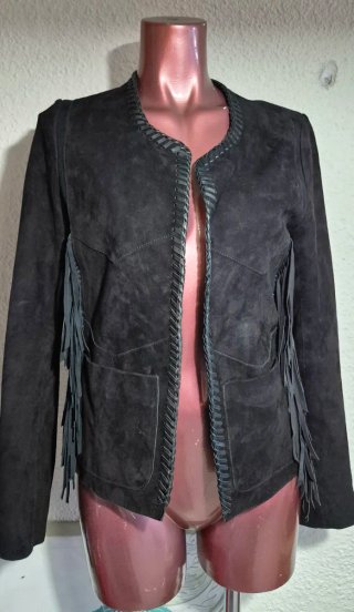 Chaqueta Negra con Flecos