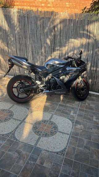 Yamaha R1 2005