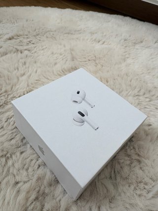 Apple AirPods Pro 2 con estuche de carga