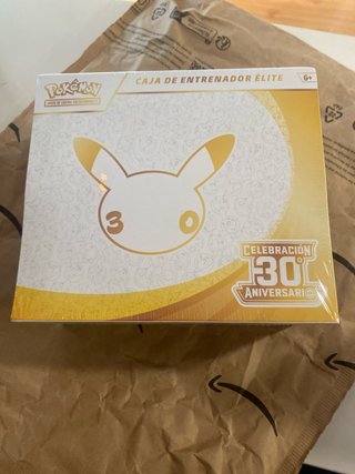 Caja de Entrenador Élite Pokémon 30 Aniversario