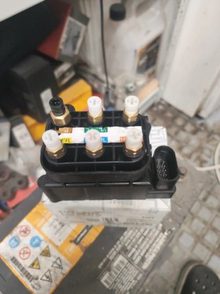 Válvula suspensión Mercedes A2123200358