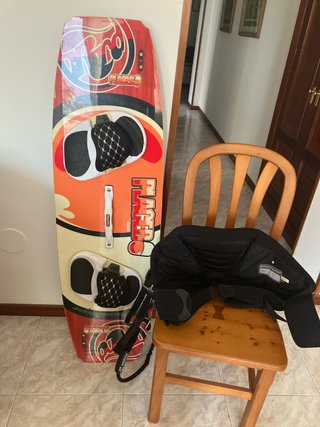 Tabla Kitesurf RRD y Arnés North Talla M
