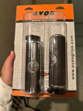 Puños Harley-Davidson , rejilla de faro y respaldo