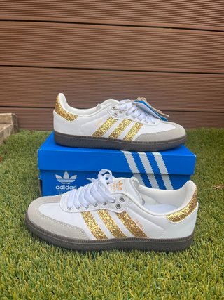 Zapatillas adidas Samba Blancas y Doradas