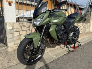 Kawasaki Z750 Naked Verde