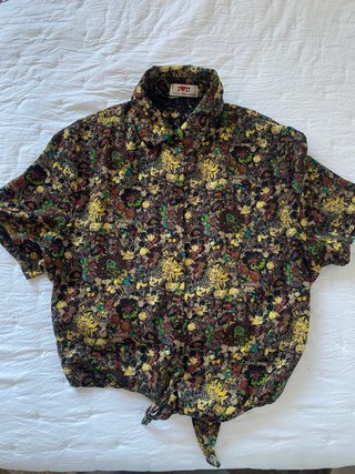 Camisa estilo vintage de manga corta con flores