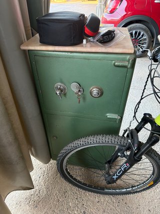 Caja Fuerte Metálica Verde