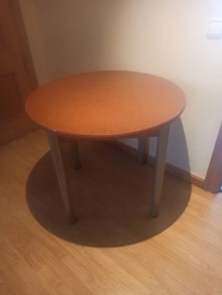 Mesa Redonda de Madera