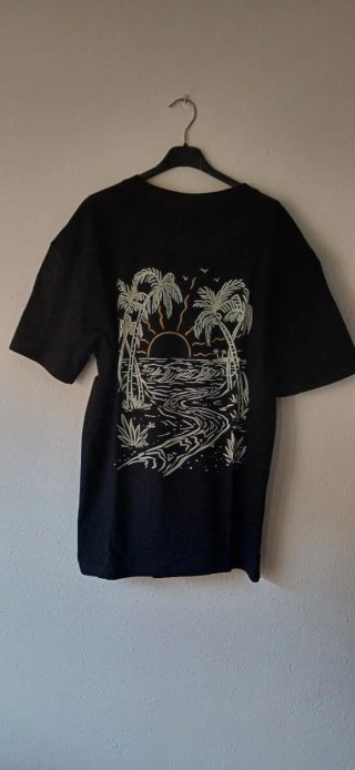 NUEVA Camiseta negra XL dibujo paisaje