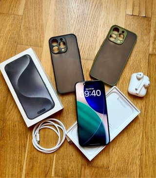 iPhone 15 Pro 256GB y AirPods
