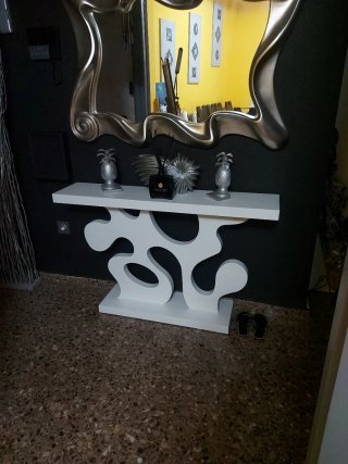 Mesa de entrada blanca