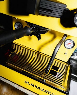 Cafetera La Marzocco Linea Mini R Amarilla