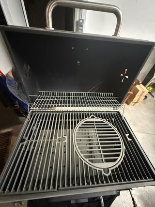 Barbacoa de Metal Negra. Sin usar