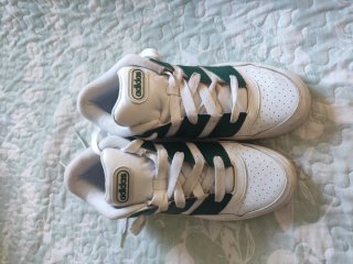 Zapatillas Adidas Blancas y Verdes