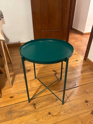 Mesita auxiliar verde marca Ikea Gladom