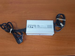 Cargador de Batería 24V 8A