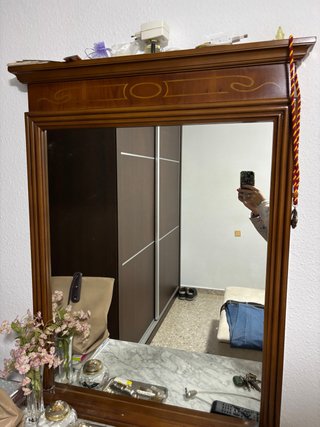 Espejo con Marco de Madera