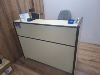 Mostrador de Recepción Robusto