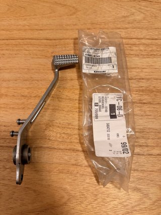 Pedal de Freno Kawasaki Z900 (43001-0749)