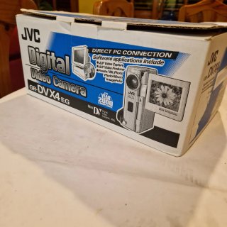 Cámara de vídeo digital JVC GR-DVX4EG