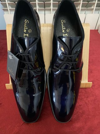 Zapatos de vestir Suits Inc