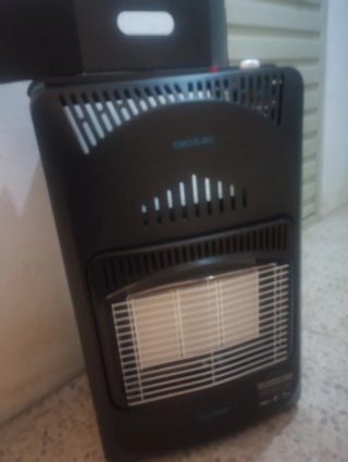 Estufa de gas Cecotec negra