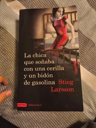 La chica que soñaba con una cerilla y un bidón ...