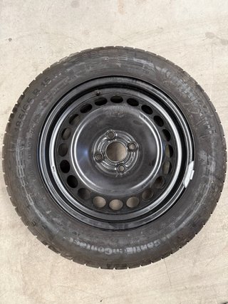 Neumático Continental 185/65 R15 con Llanta