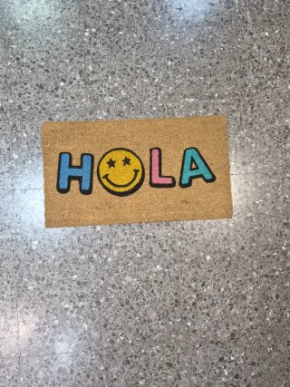 Tappeto d'ingresso HOLA con design faccia sorridente