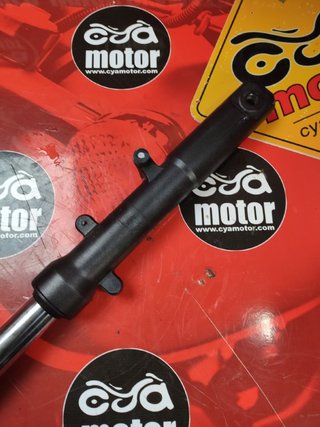 Botella derecha para Honda Forza 125 51400K40F02