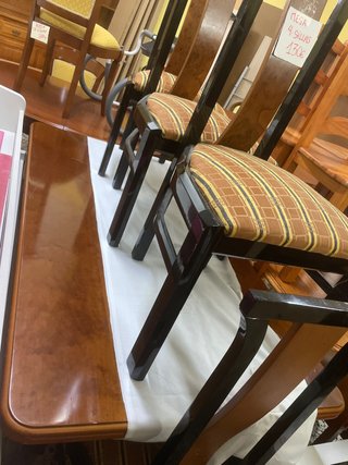 Mesa de Comedor con 4 Sillas