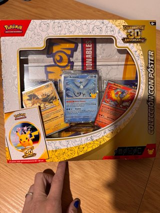 Pokémon 30 Aniversario con Póster