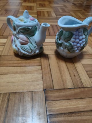 Juego de Tetera y Jarra de Leche
