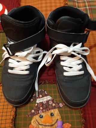 Zapatillas Estilo Urbano Negro y Blanco
