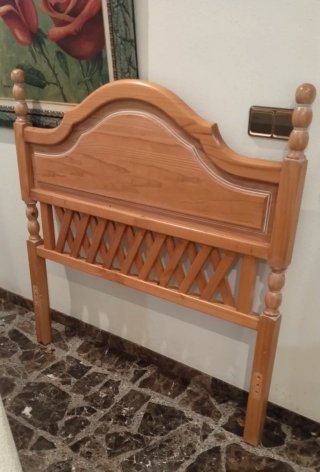 Cabecero de madera rústico