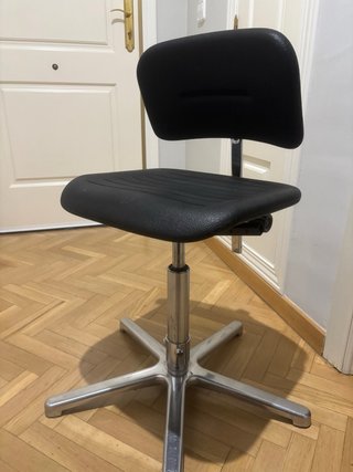 Silla de oficina negra