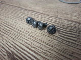 4 Tornillos Tapa Maza Rieju MR 80