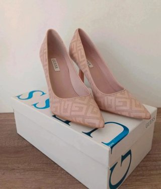 Zapatos de salón Guess beige Talla 39
