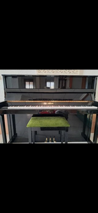 Piano de pared Baldwin negro