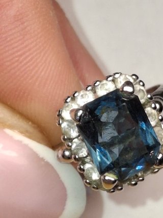 Conjunto de Anillo y Pendientes