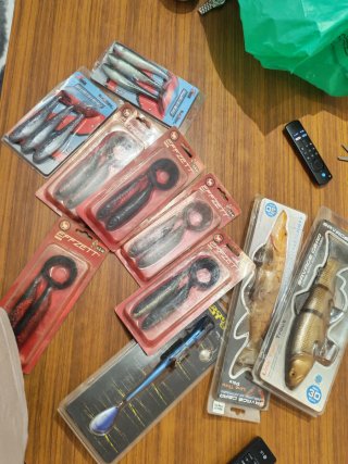 Lote de 10 señuelos de pesca variados