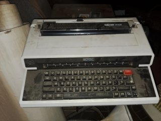Máquina de escribir Royal Gabriele 8008