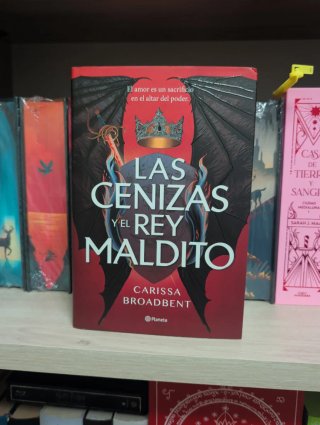 Las cenizas y el rey maldito
