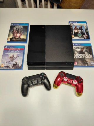 Ps4 con dos mandos y 4 juegos