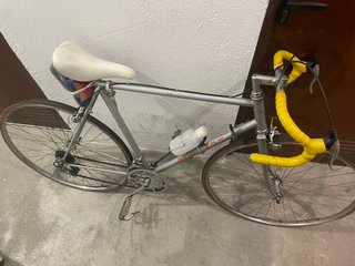 Bicicleta de carretera Peugeot clásica